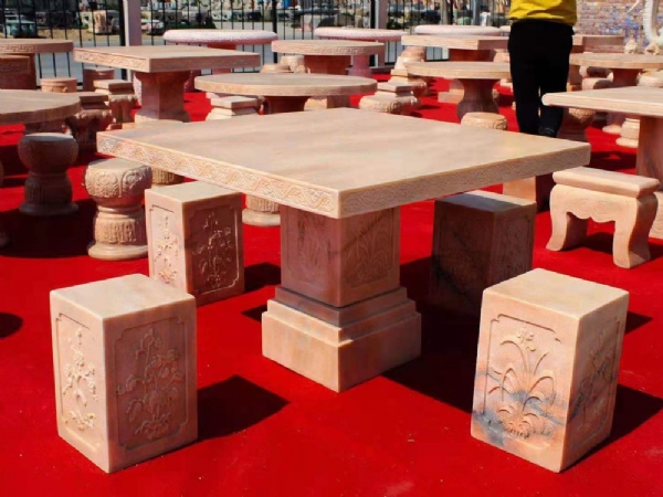 石桌