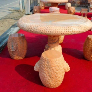 石桌